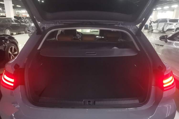Used Volkswagen FAW-Volkswagen CC 2021 Estate Car 380TSI Vizion Edition Trunk