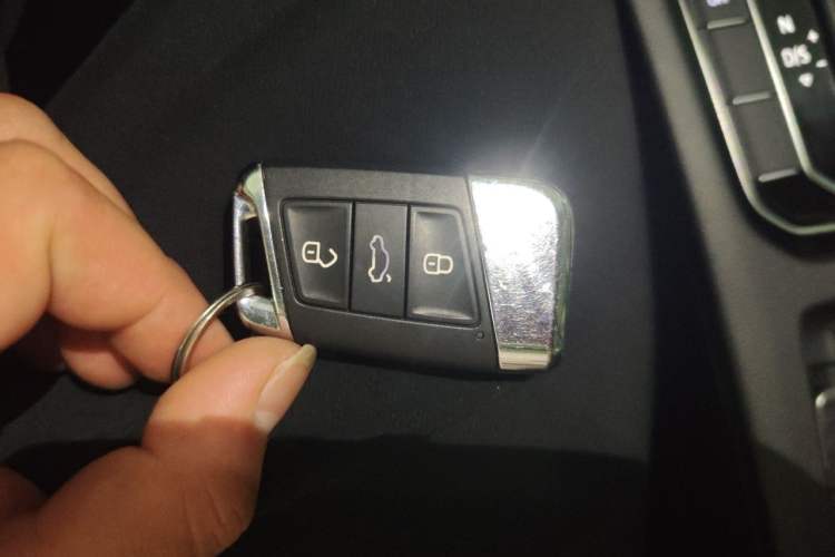 Used Volkswagen FAW-Volkswagen CC 2021 Estate Car 380TSI Vizion Edition Vehicle Key