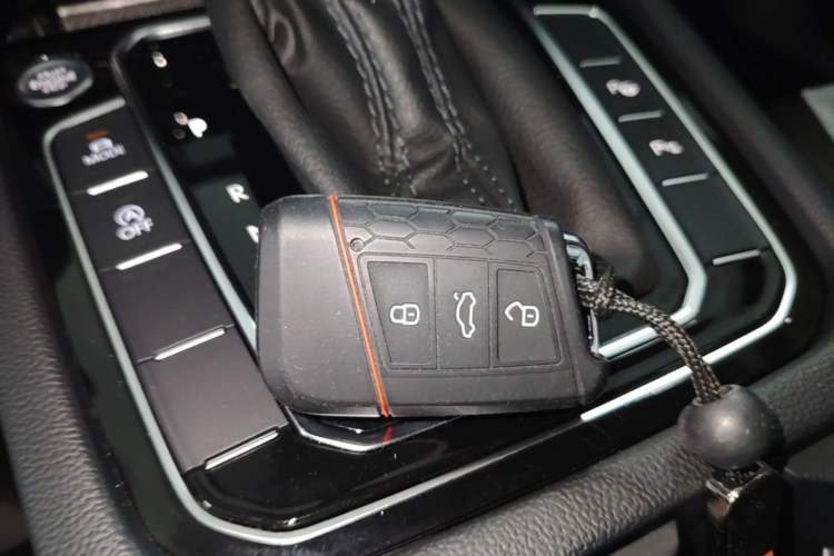 Used Volkswagen FAW-Volkswagen CC 2021 Estate Car 380TSI Vizion Edition Vehicle Key