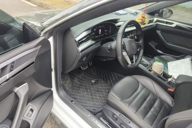 Used Volkswagen FAW-Volkswagen CC 2021 380TSI Striking Edition Driver Seat