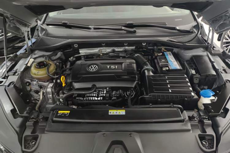 Used Volkswagen FAW-Volkswagen CC 2021 Estate Car 380TSI Vizion Edition Engine Bay