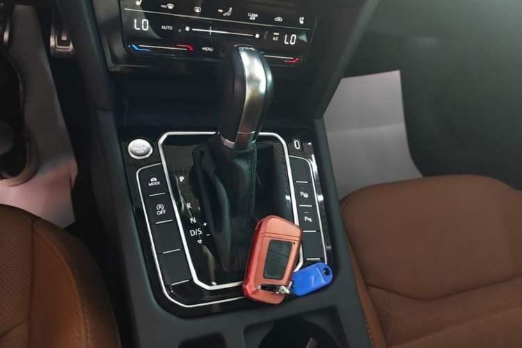 Used Volkswagen FAW-Volkswagen CC 2021 Estate Car 380TSI Vizion Edition Gear Lever