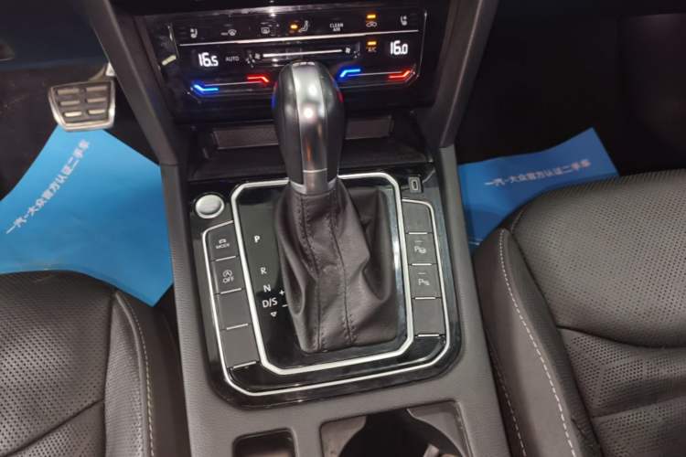 Used Volkswagen FAW-Volkswagen CC 2021 Estate Car 380TSI Vizion Edition Gear Lever
