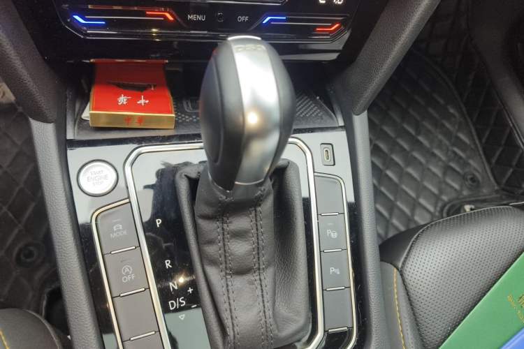 Used Volkswagen FAW-Volkswagen CC 2021 380TSI Striking Edition Gear Lever