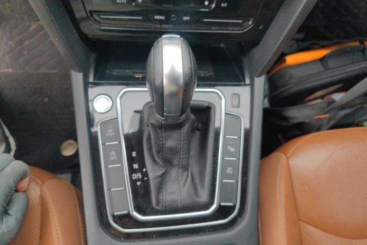 Used Volkswagen FAW-Volkswagen CC 2021 Estate Car 380TSI Vizion Edition Gear Lever
