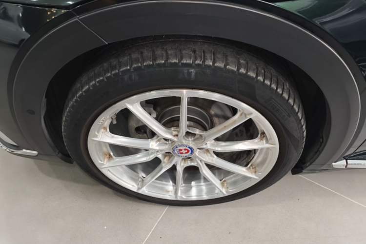 Used Volkswagen FAW-Volkswagen CC 2021 Estate Car 380TSI Vizion Edition Left Front Wheel Hub