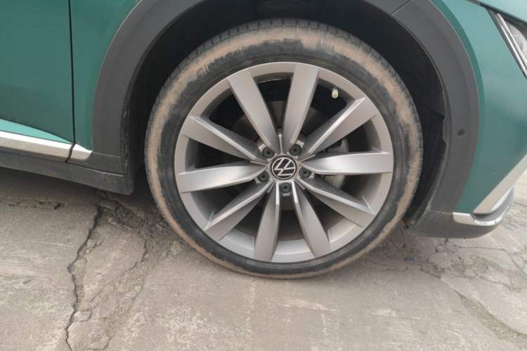 Used Volkswagen FAW-Volkswagen CC 2021 Estate Car 380TSI Vizion Edition Right Front Wheel Hub