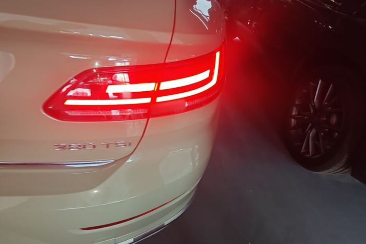 Used Volkswagen FAW-Volkswagen CC 2021 Estate Car 380TSI Vizion Edition Right Rear Taillight