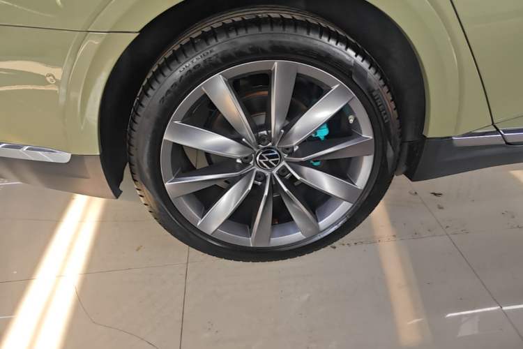 Used Volkswagen FAW-Volkswagen CC 2021 Estate Car 380TSI Vizion Edition Right Rear Wheel Hub