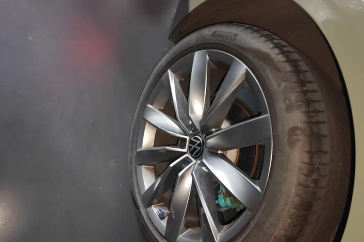 Used Volkswagen FAW-Volkswagen CC 2021 Estate Car 380TSI Vizion Edition Right Rear Wheel Hub
