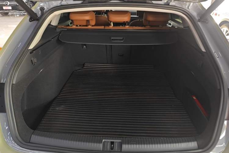 Used Volkswagen FAW-Volkswagen CC 2021 Estate Car 380TSI Vizion Edition Trunk
