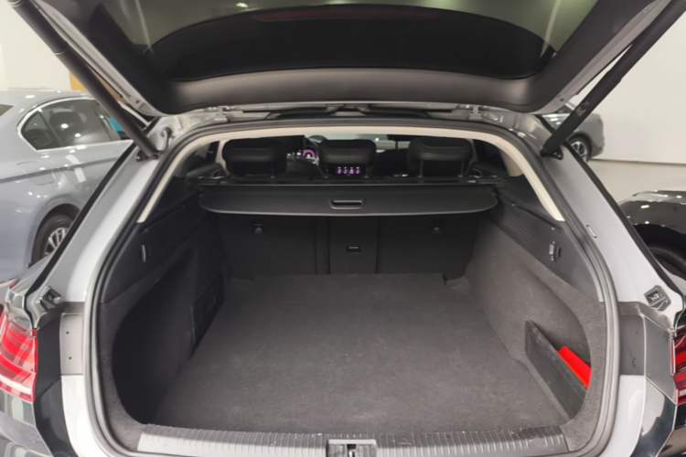 Used Volkswagen FAW-Volkswagen CC 2021 Estate Car 380TSI Vizion Edition Trunk