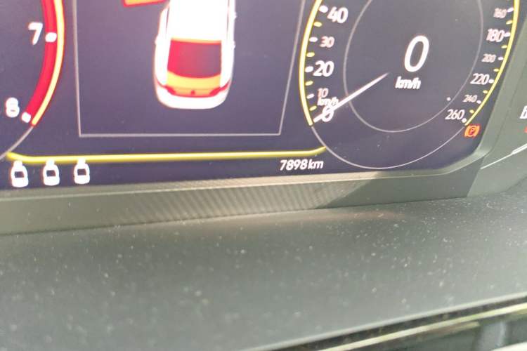 Used Volkswagen FAW-Volkswagen CC 2021 380TSI Striking Edition Odometer Close Up