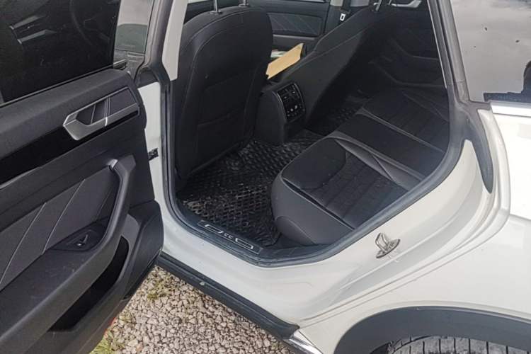 Used Volkswagen FAW-Volkswagen CC 2021 Estate Car 380TSI Vizion Edition Left Rear Seat