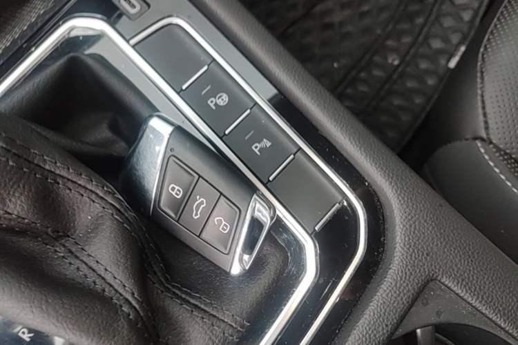 Used Volkswagen FAW-Volkswagen CC 2021 Estate Car 380TSI Vizion Edition Vehicle Key