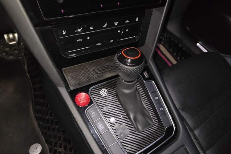 Used Volkswagen FAW-Volkswagen CC 2021 380TSI Striking Edition Gear Lever
