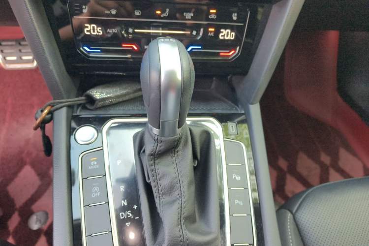 Used Volkswagen FAW-Volkswagen CC 2021 380TSI Striking Edition Gear Lever