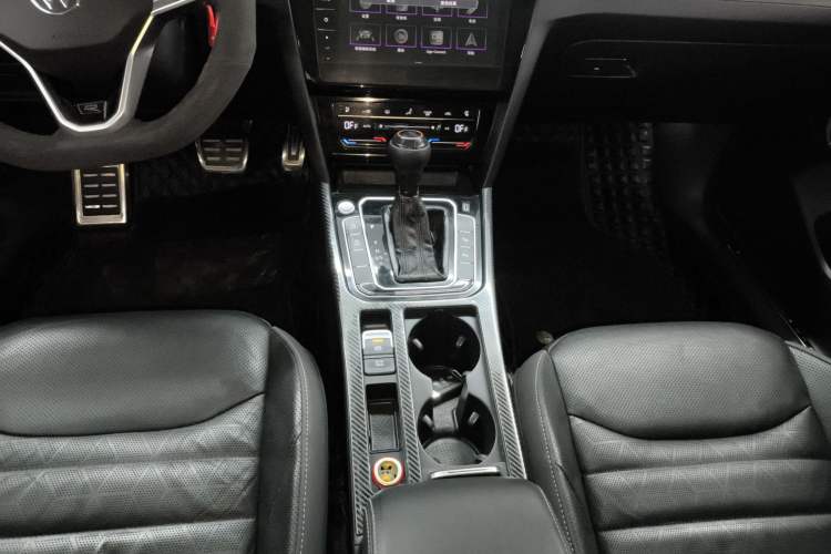 Used Volkswagen FAW-Volkswagen CC 2021 380TSI Striking Edition Gear Lever