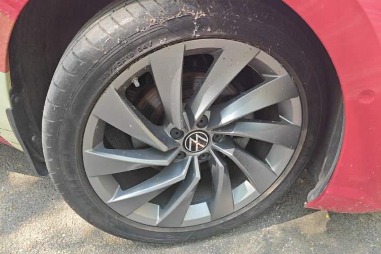 Used Volkswagen FAW-Volkswagen CC 2021 380TSI Striking Edition Right Front Wheel Hub