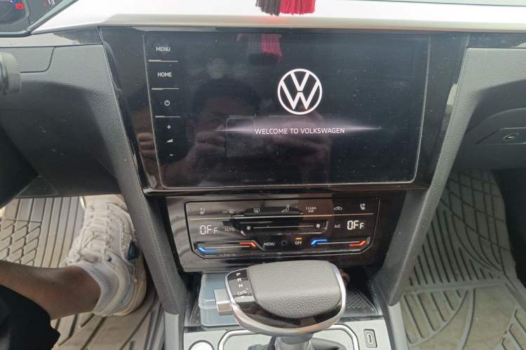 Used Volkswagen FAW-Volkswagen CC 2021 Estate Car 380TSI Vizion Edition Audio And AC Panel