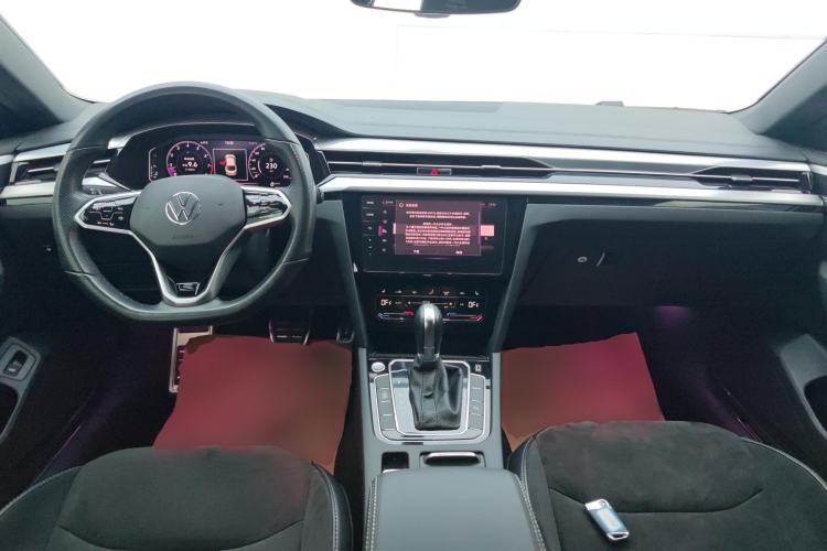 Used Volkswagen FAW-Volkswagen CC 2021 330TSI Ignite Edition Center Console