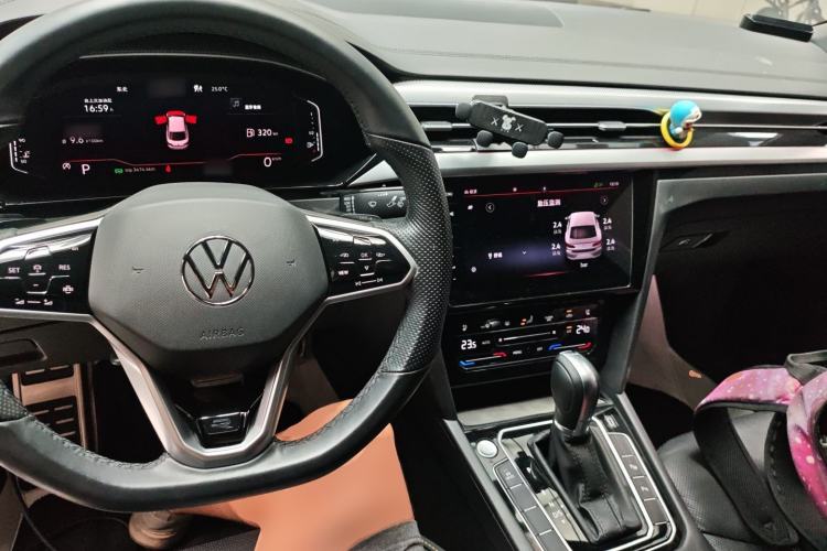 Used Volkswagen FAW-Volkswagen CC 2021 380TSI Striking Edition Center Console