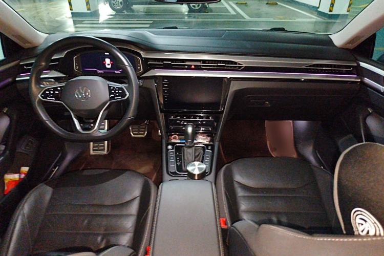 Used Volkswagen FAW-Volkswagen CC 2021 380TSI Striking Edition Center Console