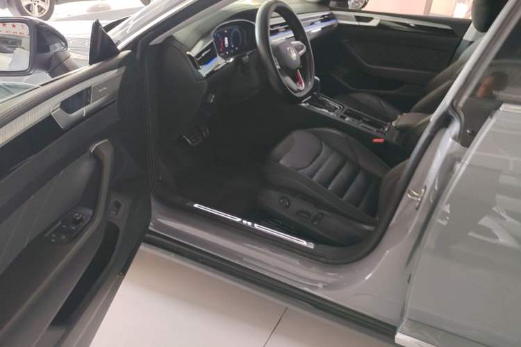 Used Volkswagen FAW-Volkswagen CC 2021 Estate Vehicle 380TSI Vizzion Edition Driver Seat