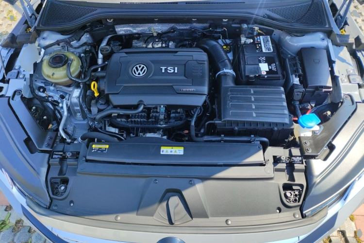 Used Volkswagen FAW-Volkswagen CC 2021 380TSI Striking Edition Engine Bay