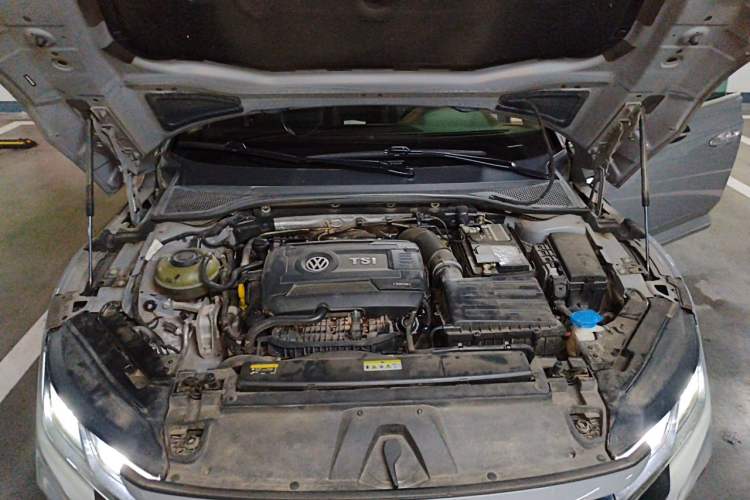 Used Volkswagen FAW-Volkswagen CC 2021 380TSI Striking Edition Engine Bay