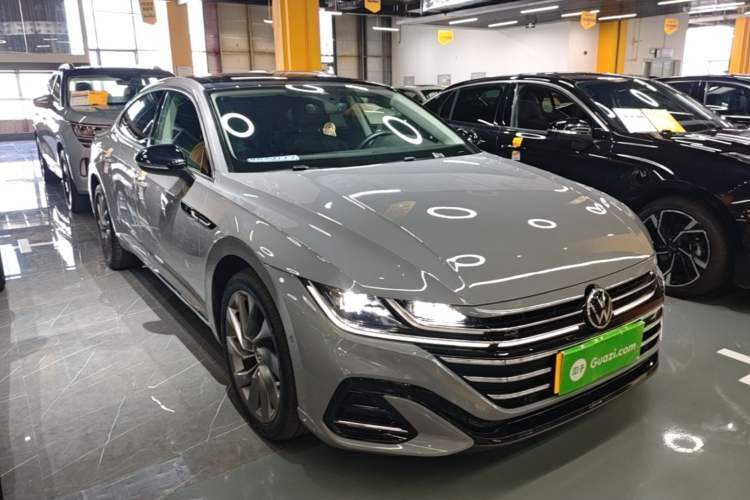 Used Volkswagen FAW-Volkswagen CC 2021 380TSI Striking Edition Front Right 45 Deg