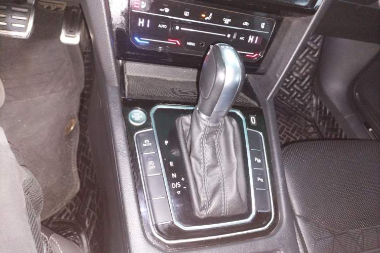 Used Volkswagen FAW-Volkswagen CC 2021 Estate Car 380TSI Vizion Edition Gear Lever
