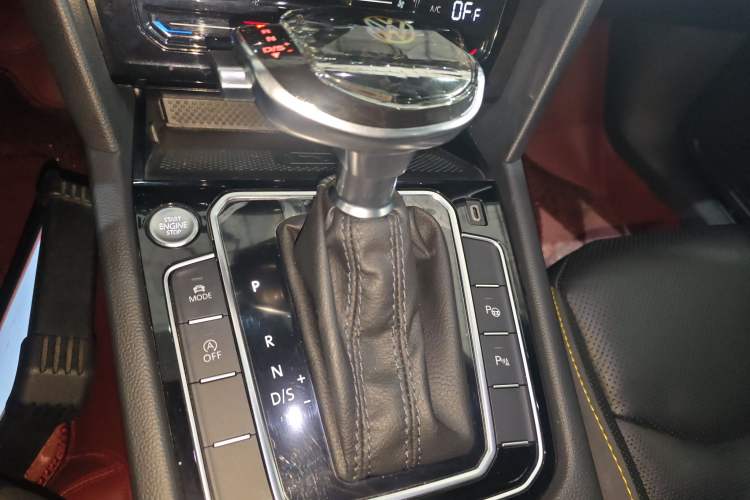 Used Volkswagen FAW-Volkswagen CC 2021 380TSI Striking Edition Gear Lever