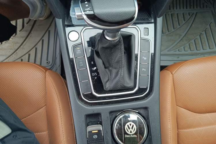 Used Volkswagen FAW-Volkswagen CC 2021 Estate Car 380TSI Vizion Edition Gear Lever