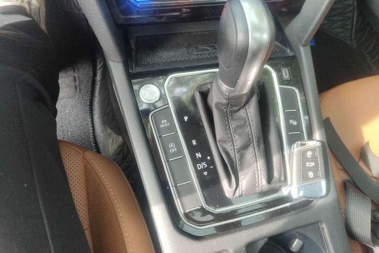 Used Volkswagen FAW-Volkswagen CC 2021 Estate Car 380TSI Vizion Edition Gear Lever