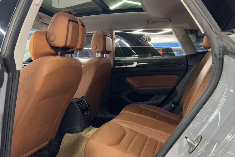 Used Volkswagen FAW-Volkswagen CC 2021 Estate Car 380TSI Vizion Edition Interior 2