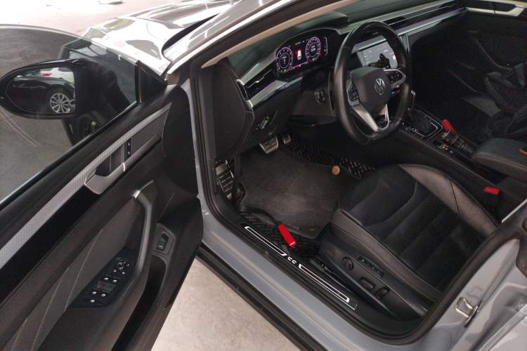 Used Volkswagen FAW-Volkswagen CC 2021 Estate Car 380TSI Vizion Edition Interior 3