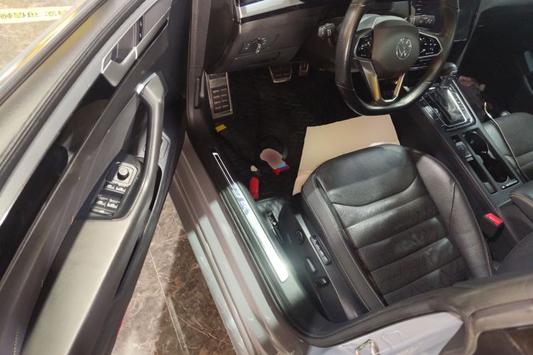 Used Volkswagen FAW-Volkswagen CC 2021 380TSI Striking Edition Interior 3