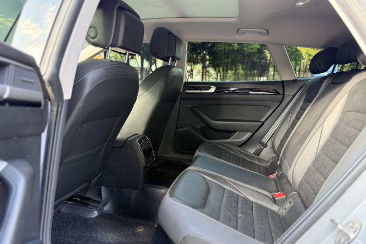 Used Volkswagen FAW-Volkswagen CC 2021 Estate Car 380TSI Vizion Edition Interior 4