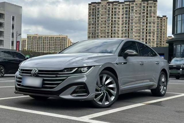 Volkswagen FAW-Volkswagen CC 2021 380TSI Striking Edition مستعملة