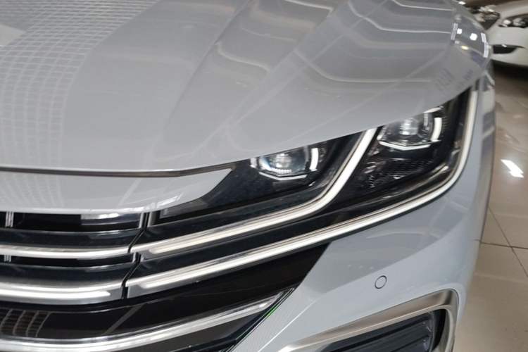 Used Volkswagen FAW-Volkswagen CC 2021 Estate Vehicle 380TSI Vizzion Edition Left Front Headlight
