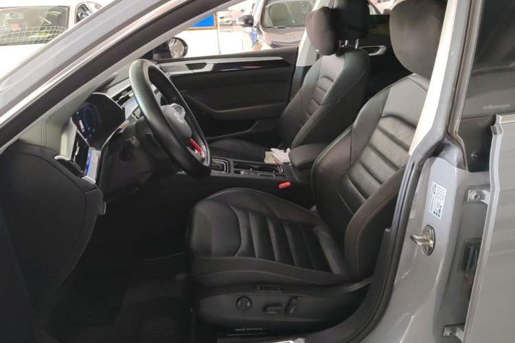 Used Volkswagen FAW-Volkswagen CC 2021 Estate Vehicle 380TSI Vizzion Edition Left Front Seat
