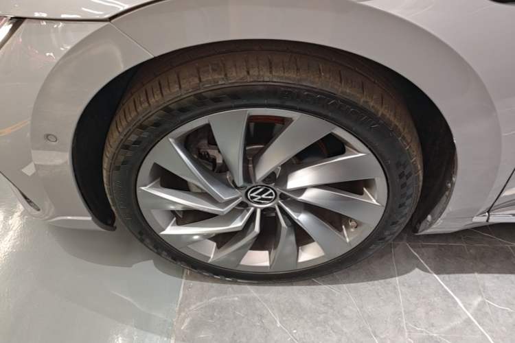 Used Volkswagen FAW-Volkswagen CC 2021 380TSI Striking Edition Left Front Wheel Hub
