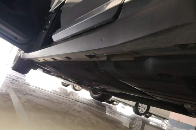 Used Volkswagen FAW-Volkswagen CC 2021 Estate Vehicle 380TSI Vizzion Edition Left Side Sill