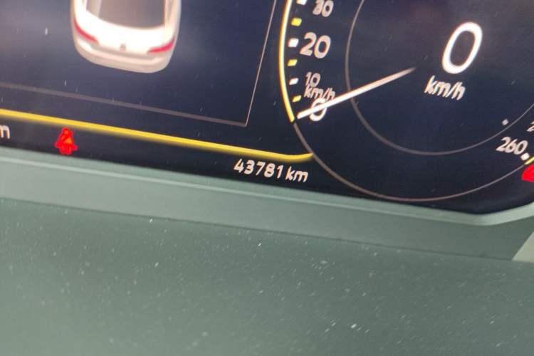 Used Volkswagen FAW-Volkswagen CC 2021 380TSI Striking Edition Odometer Close Up