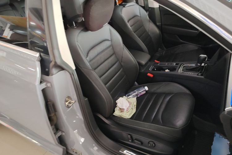 Used Volkswagen FAW-Volkswagen CC 2021 Estate Vehicle 380TSI Vizzion Edition Right Front Seat