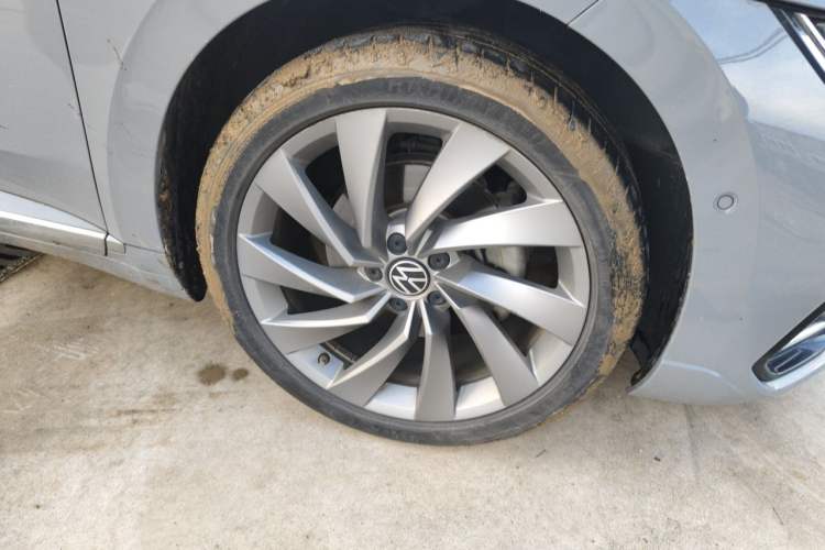 Used Volkswagen FAW-Volkswagen CC 2021 380TSI Striking Edition Right Front Wheel Hub