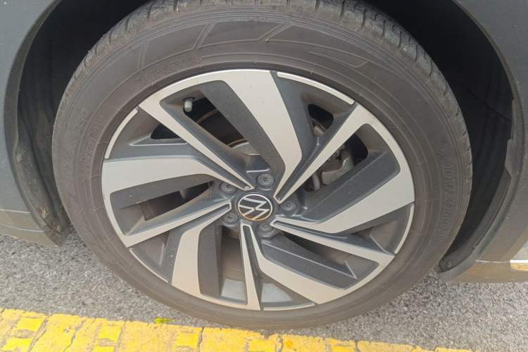 Used Volkswagen FAW-Volkswagen CC 2021 Estate Car 380TSI Vizion Edition Right Front Wheel Hub
