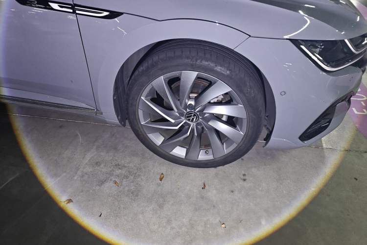 Used Volkswagen FAW-Volkswagen CC 2021 380TSI Striking Edition Right Front Wheel Hub