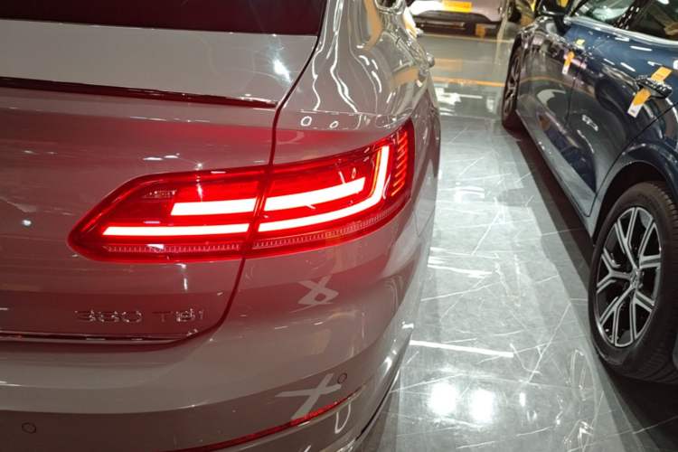 Used Volkswagen FAW-Volkswagen CC 2021 380TSI Striking Edition Right Rear Taillight